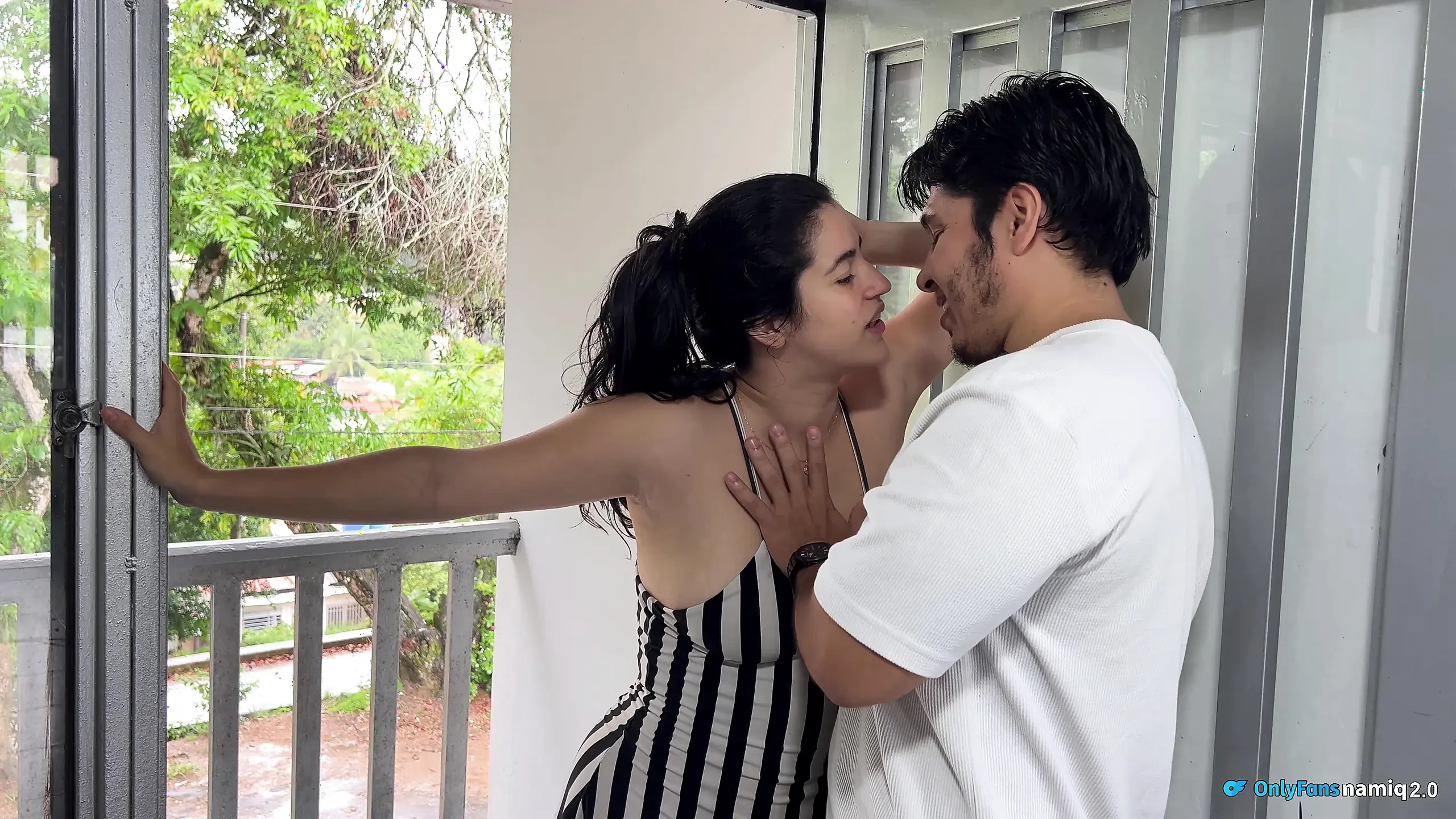 The neighbor stayed outside the house and is unfaithful to her husband with my cock!