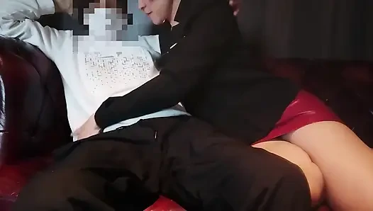 Perzinahan Pasangan Sofa Menelan