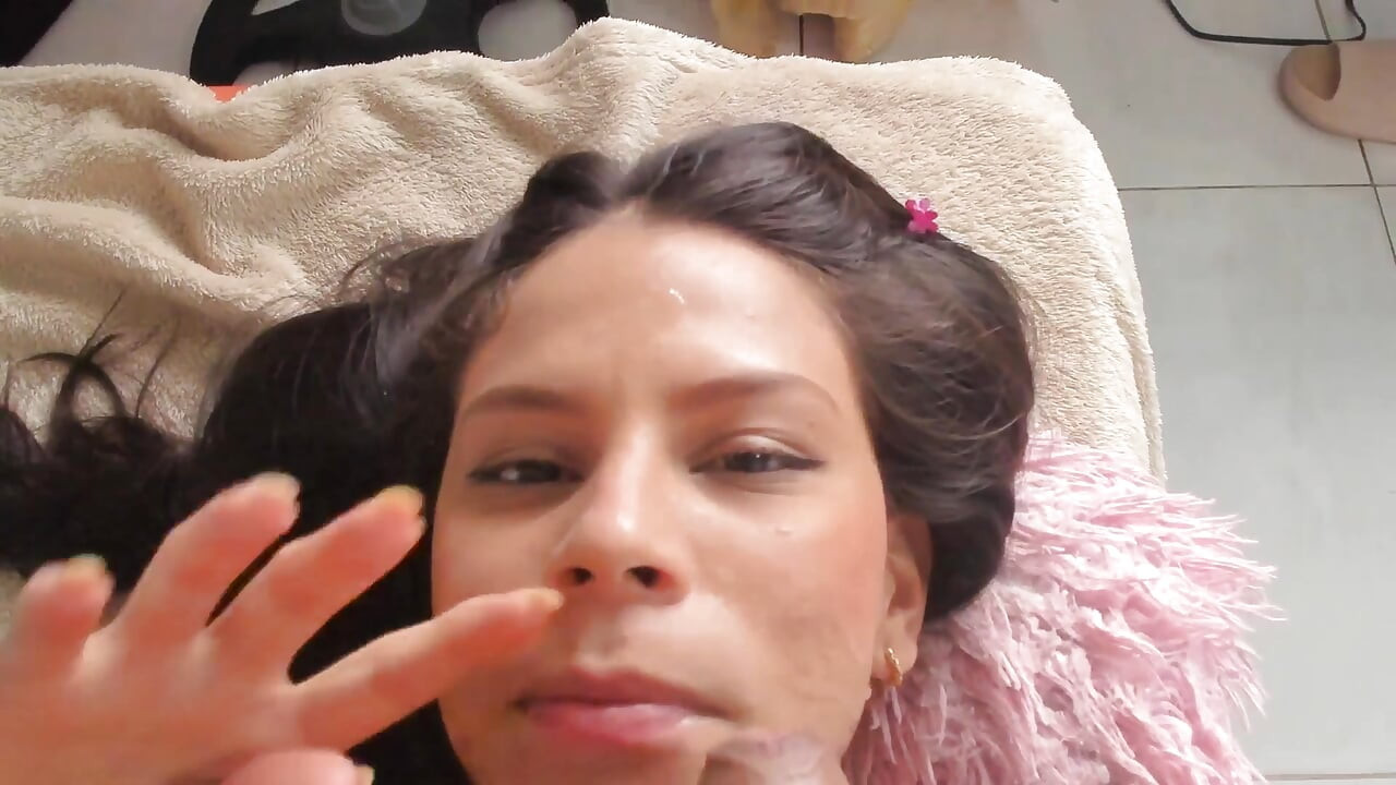 My friend asks me to let her suck my dick