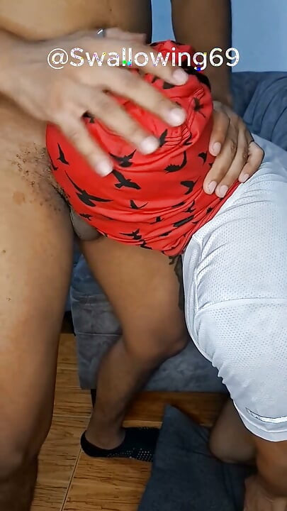 Tatuado fode minha boca