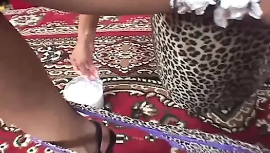 Masturbasi memek ngentot kontol besar mengisap di kamar tidur