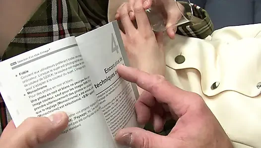 Remaja Asia disetubuhi di memek mudanya