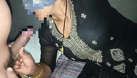 Mein heißes bhabhi hat mich erwischt, als ich voll in meinem zimmer masturbiert habe