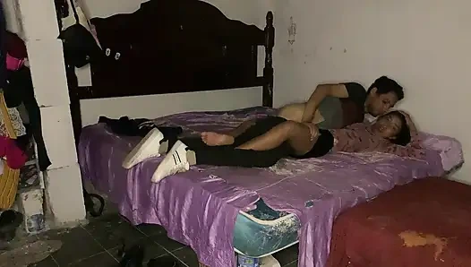 18 yaşındaki Meksikalı komşumla - AngelHotmex ile sevişiyorum