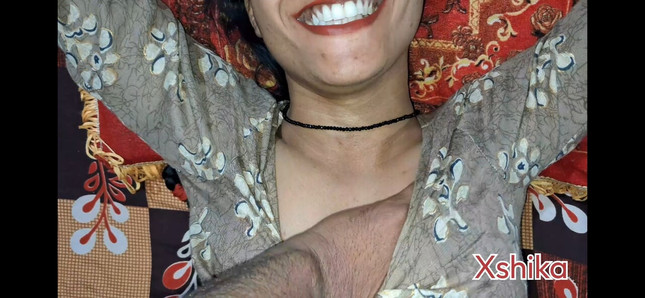 Bhabhi xshika si fa scopare la figa cremosa dal grosso cazzo di desi