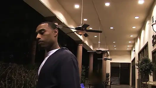 Белую толстушку с огромными сиськами взхлохнул большой черный член