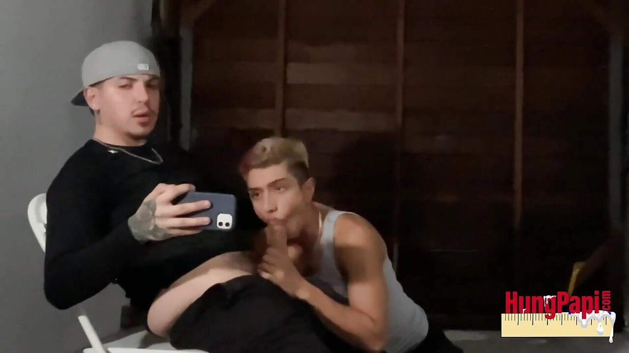 Gay Cholo chupa pau de gang thugs