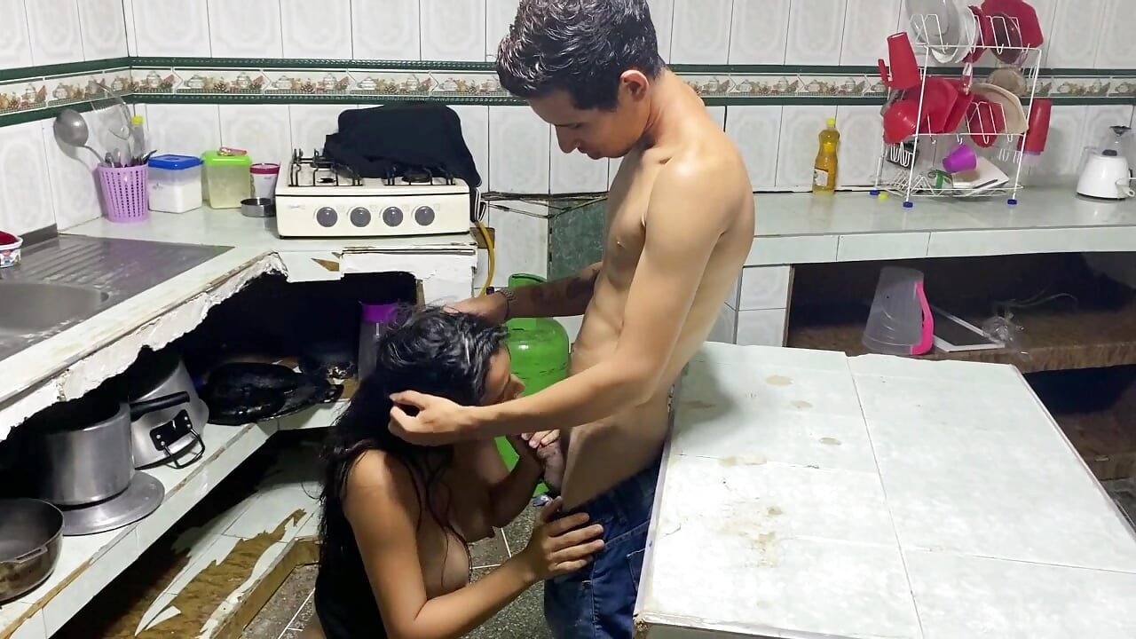 BUSTY STEPSISTER seize the moment and let her stepson fuck her