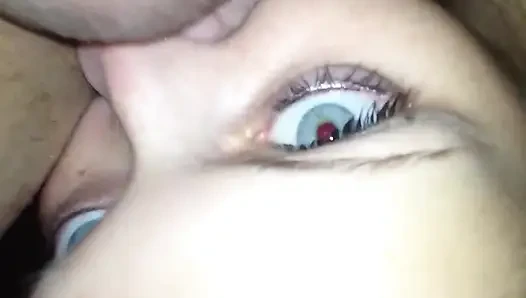 Mein erster blowjob .. stört du, wenn ich schlucke ??