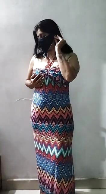 Hot desi bhabhi undressing herself
