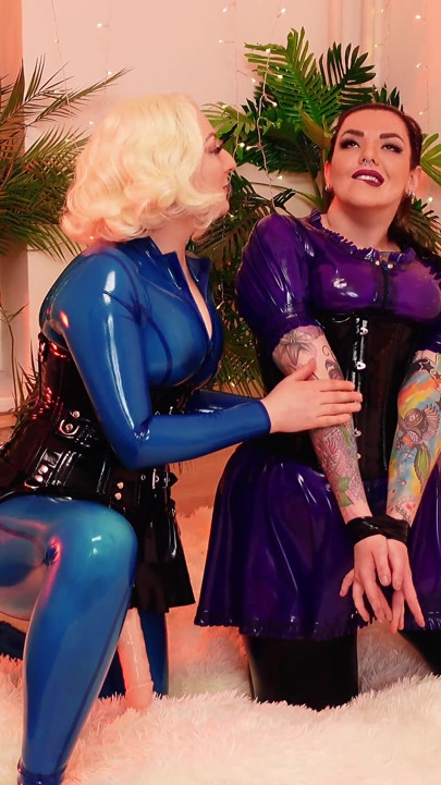 Latex strap-on lesbian domination