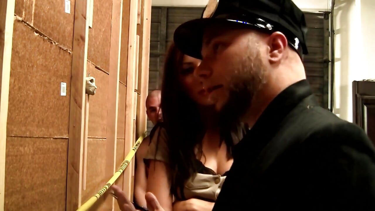 Jail! Lick Nice Mom's Pussy! the Guard Lets Her Pussy Lick Prisonly!