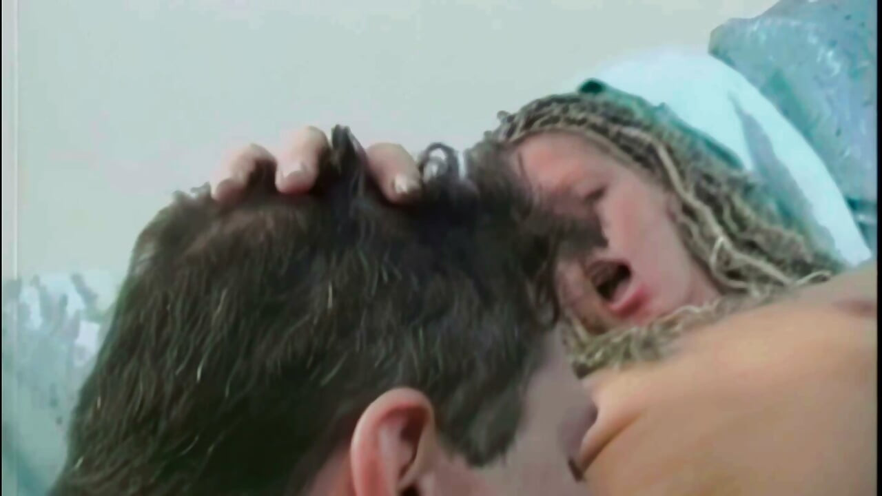 Chica Rasta Y El Ejército: Sexo Anal En El Hotel