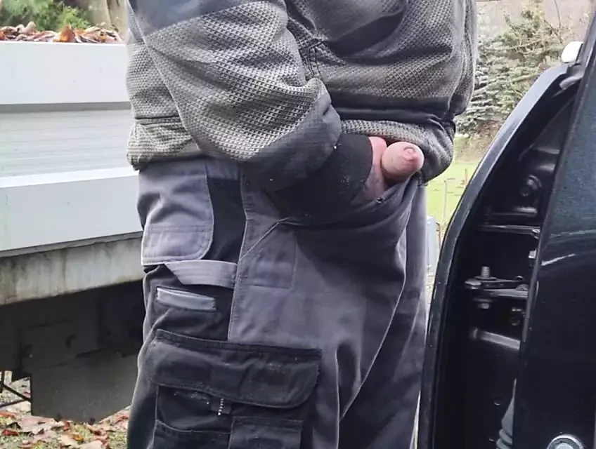 Igre sa radnim pantalonama i kurcem