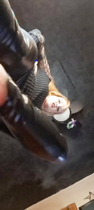 100 Hard Bare Foot Stomps