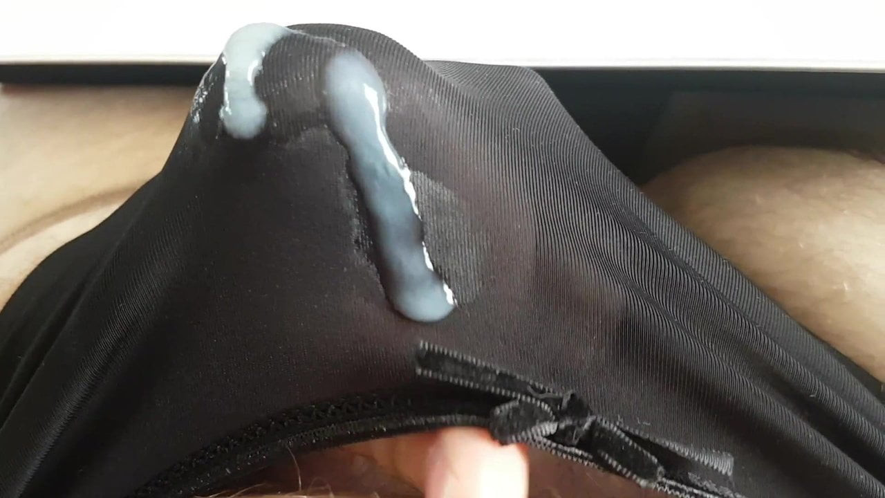 Masturbasi sambil menonton porno bagian 2