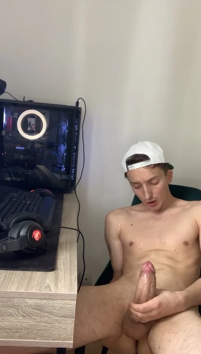 Watching Porno When My Parents Left The House – Jerking Hard And Cumming On My Face