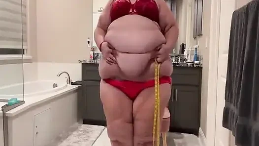 Plump Paradise First Weigh in! (sd-wmv)