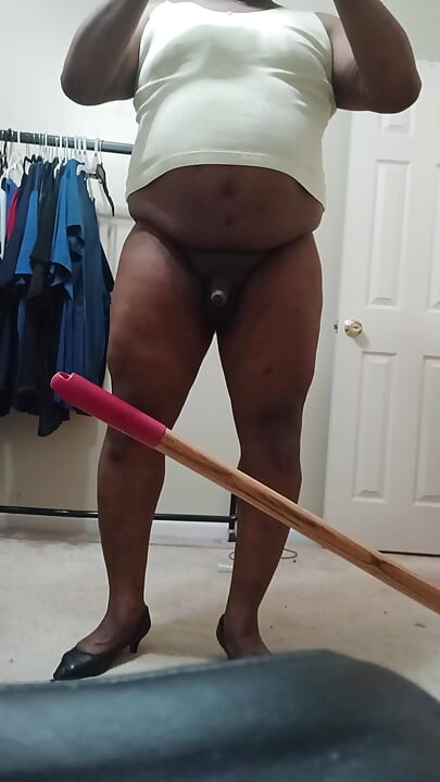 SUCK SOME DICK EAT BOOTY LICK LEGS KISSFEETSEXY