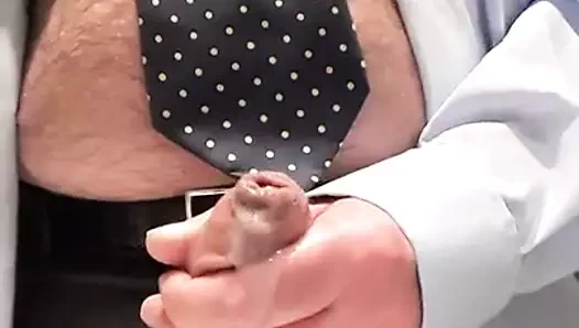 baba tuvalette eğleniyor