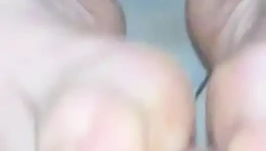 Pasangan asli melakukan aksi orgasme nyata, mengisap, bercinta dan muncrat