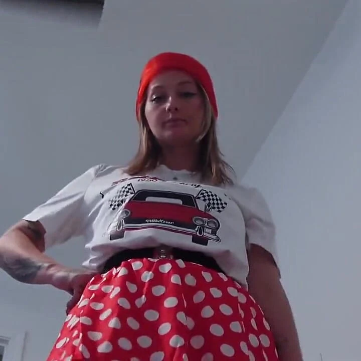 Peyton's Sultry '50s Giantess Fantasy 4K POV Tiny Thrills Await!