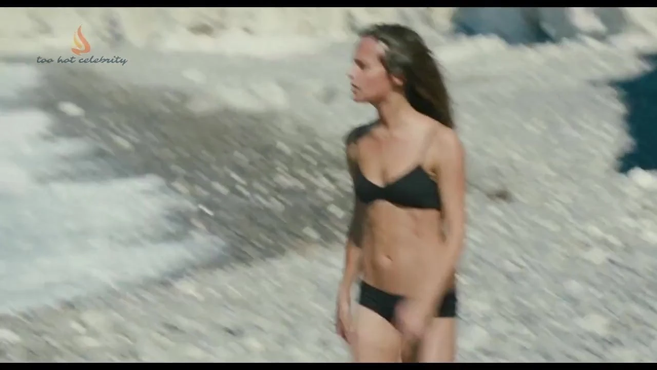 Alicia Vikander – Submergence 2017