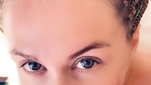 Cutie woke up with a thick cock in her throat