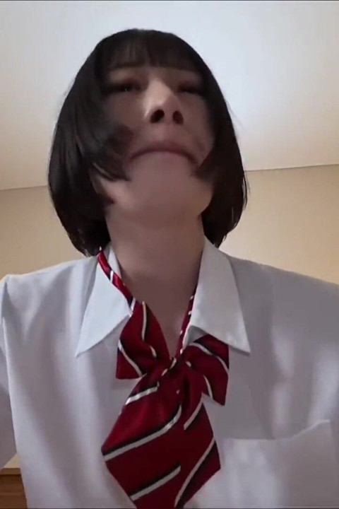 Piękny urok kradnie scenę jako życzenie Cosplay prowadzi do dzikiej sesji grupowej, która spiralnie
