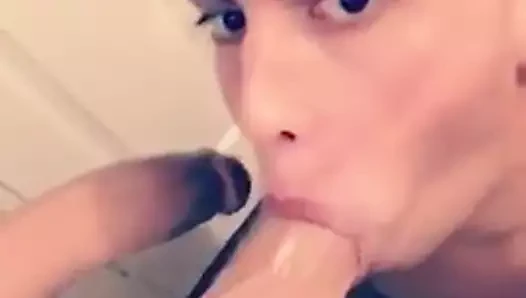 Andrew emme üzerinde bir büyük yapay penis