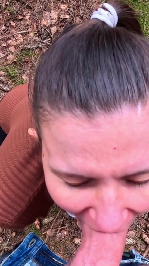 Real Russian couple filmed their uexpected blowjob in the wood | Clip 1