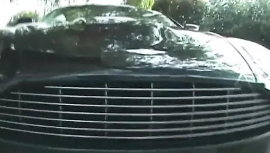 Büyük memeli sarışın en iyi arkadaşıyla döl değiştiriyor