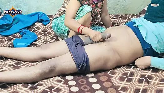 Inderin bhabhi Aaliyah Yasin fickt ihre muschi, während sie Hindi spricht