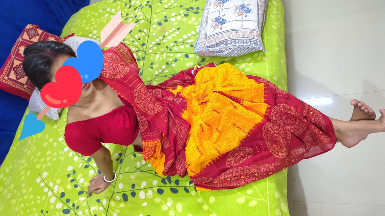 Indian desi virgin wife tight pussy fucked in saree