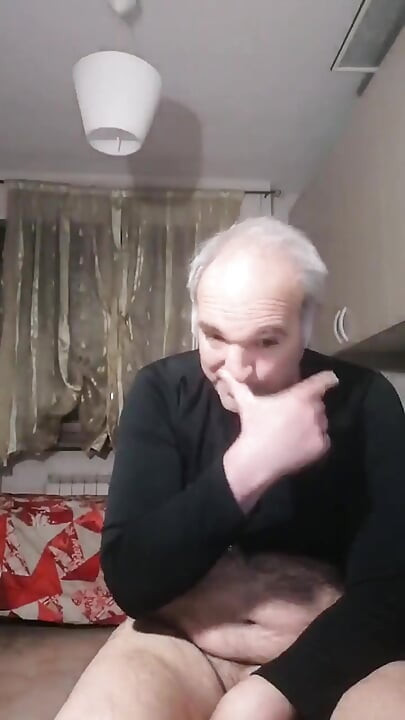 Я наконец-то кончил после двух часов ожидания