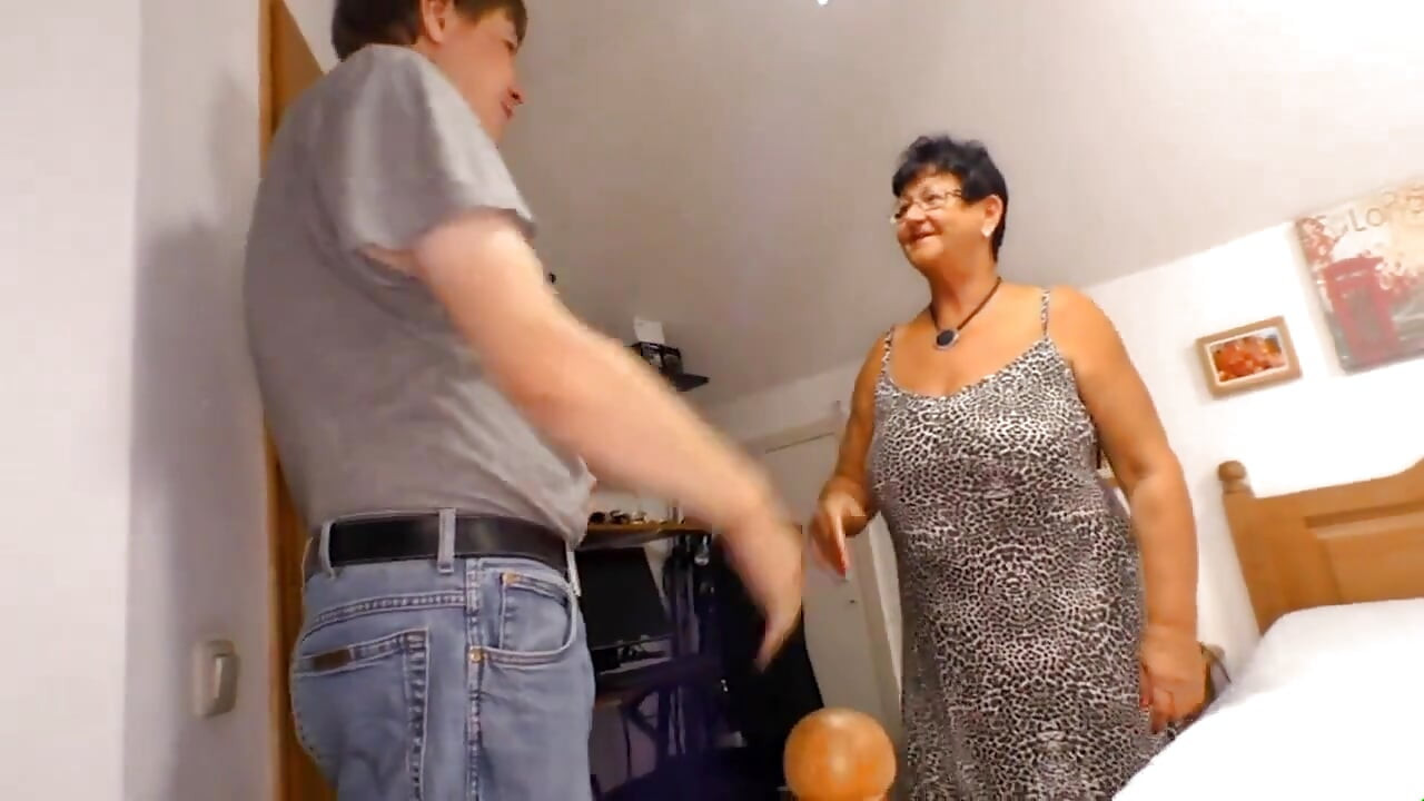 Hodiny babičky - scéna # 01