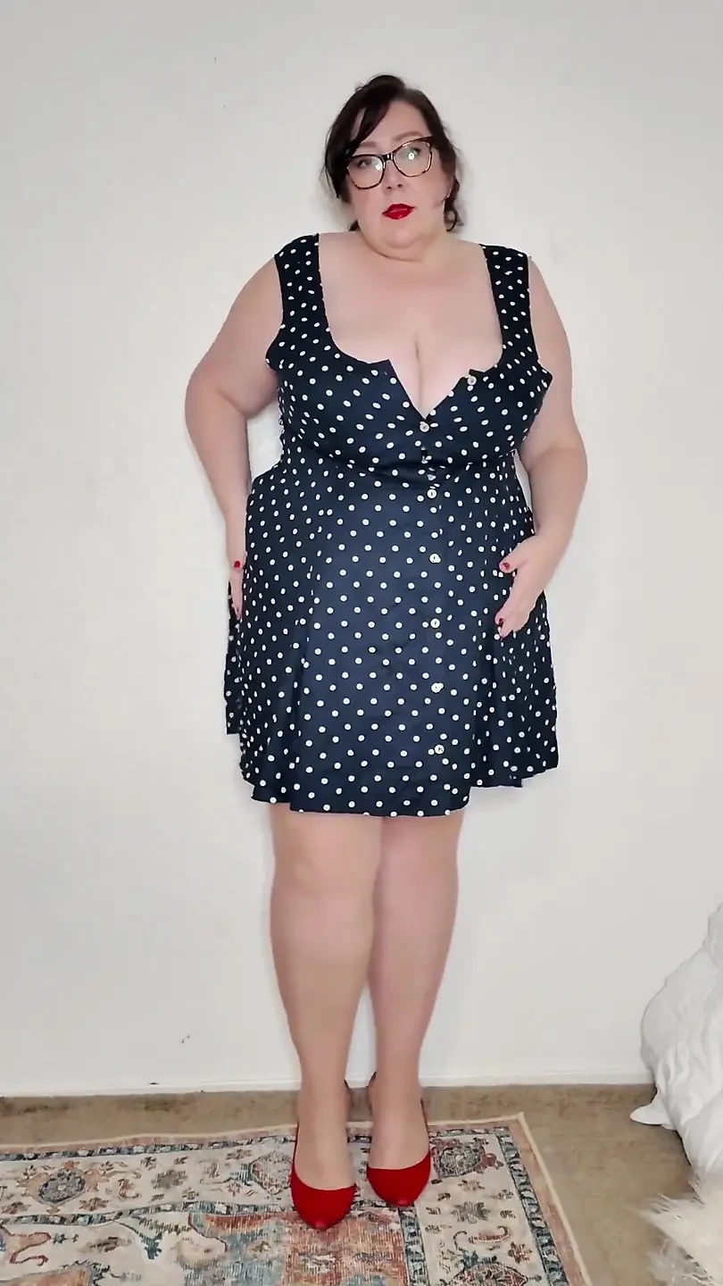 Hot BBW MILF in Polka Dots and Stockings