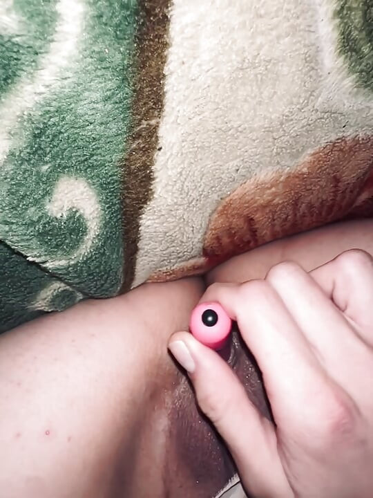 แกล้งเสียวแบบช้า ๆ ด้วยการเล่นหีสั่น