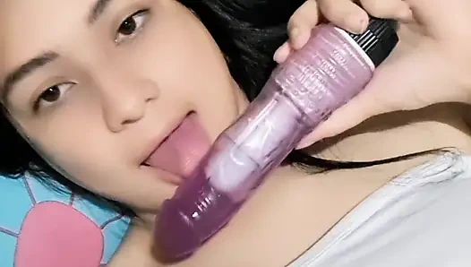 Kakak tiriku meminjamkan memeknya yang kaya raya dan sempit untuk menyetorkan semua air maniku - porno