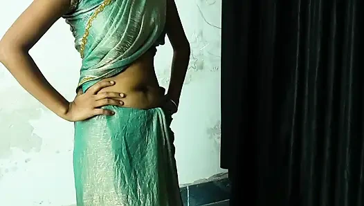 Sari sıkı amcıklı desi yenge Hintçe ses kaydında devar tarafından sert sikiliyor