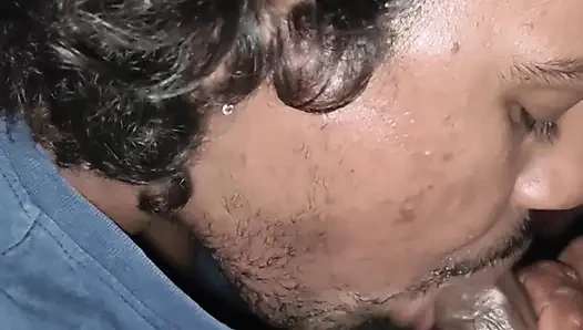Erkek arkadaşım ağzımı sikiyor