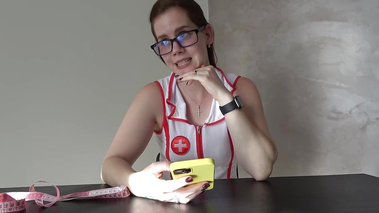 Exame Do Dr. Anna Humilha Um Pau Pequeno Em Francês