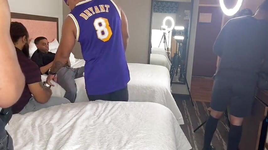 我的第一次群交。第 1 部分