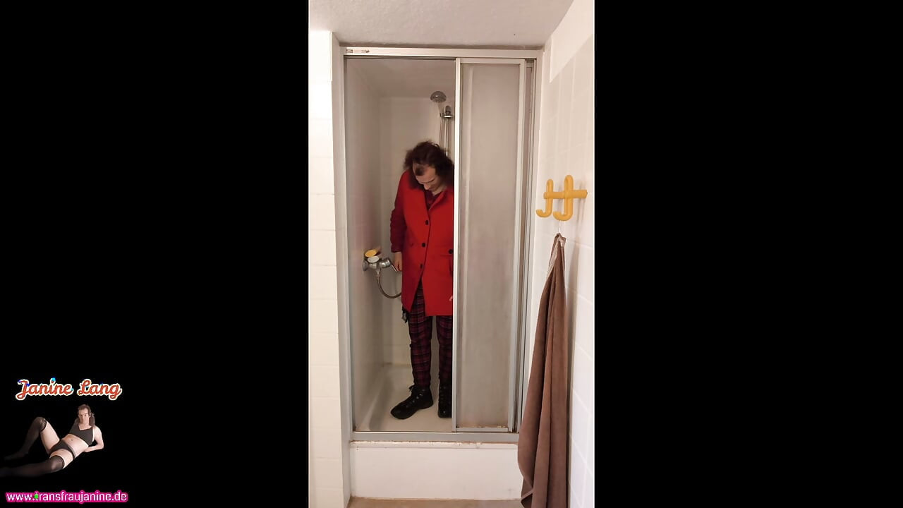 Mandi dan bercukur dengan kot dan co.