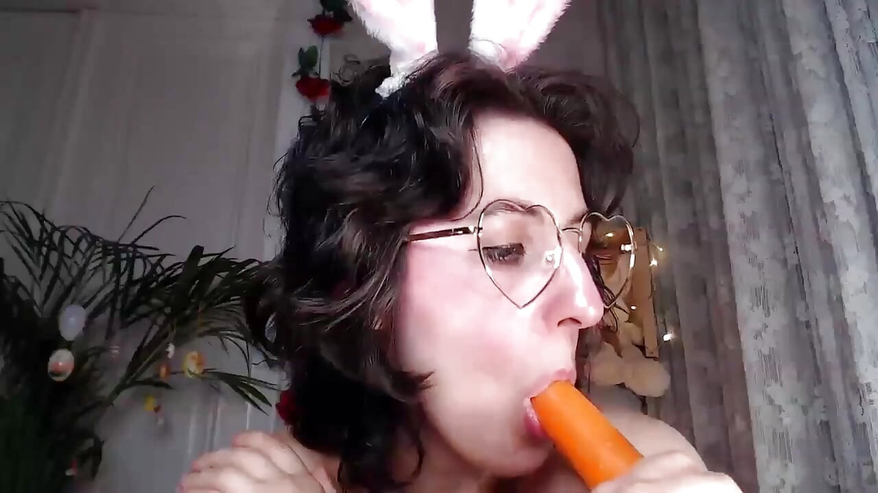 Grandes tetas naturales coloreadas para Pascua
