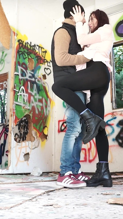 Pornovlog - 意大利业余爱好者在废弃的位置 | 短片 1