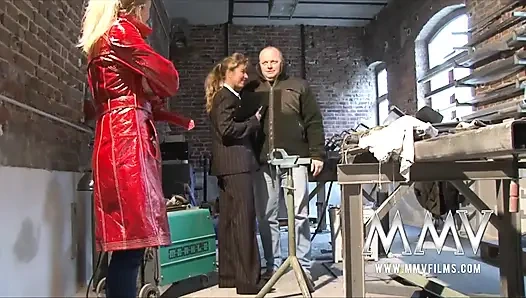 Petra memuaskan gairah pasangan yang lagi bosan