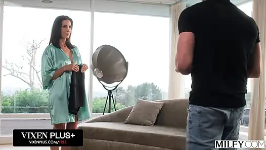 MILFY MILF Model shay Sights Intimidatet jungen Fotoassistenten und fickt ihn am set