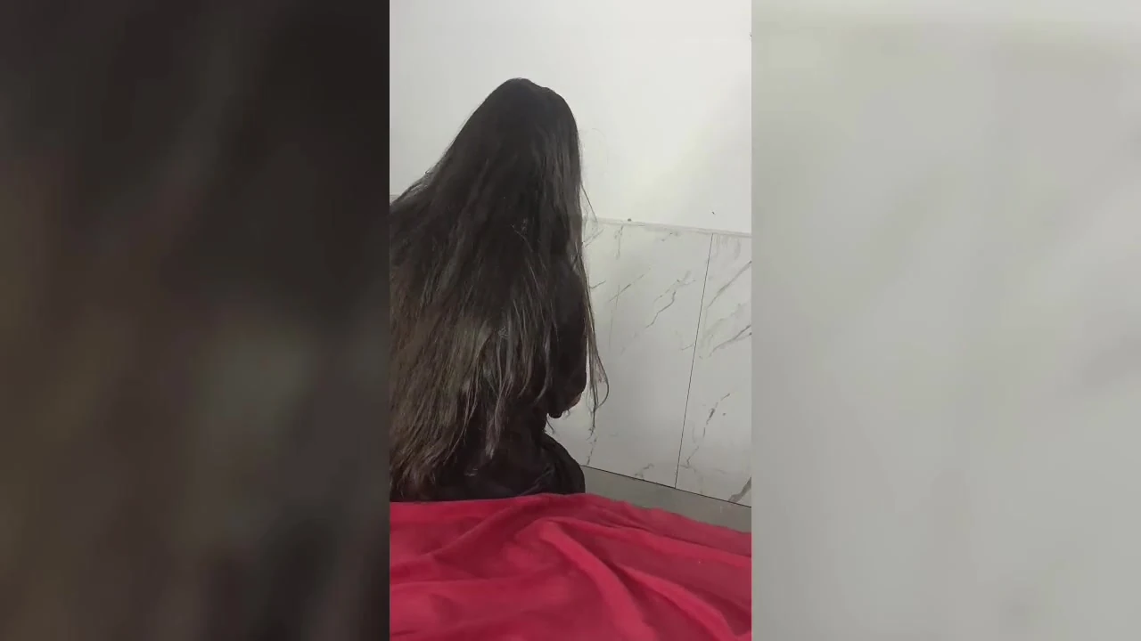 Bayan Mahi erkek arkadaşı tarafından sert sikiliyor.