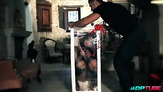 Удар по заднице в запястье